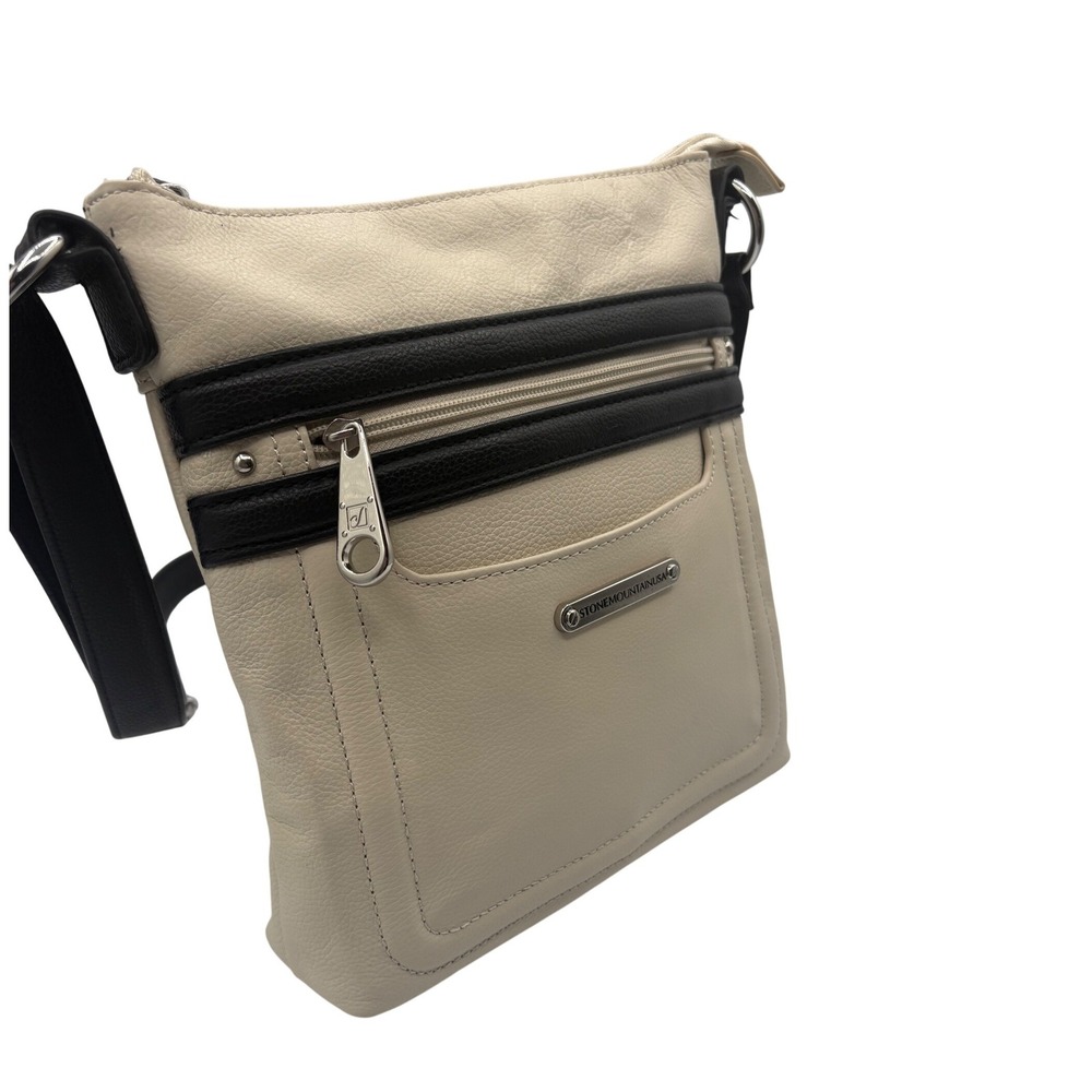 Stone Mountain Crossbody Bag Womens Small Cream Black Excellent Pebbled Leather - Picture 2 of 7